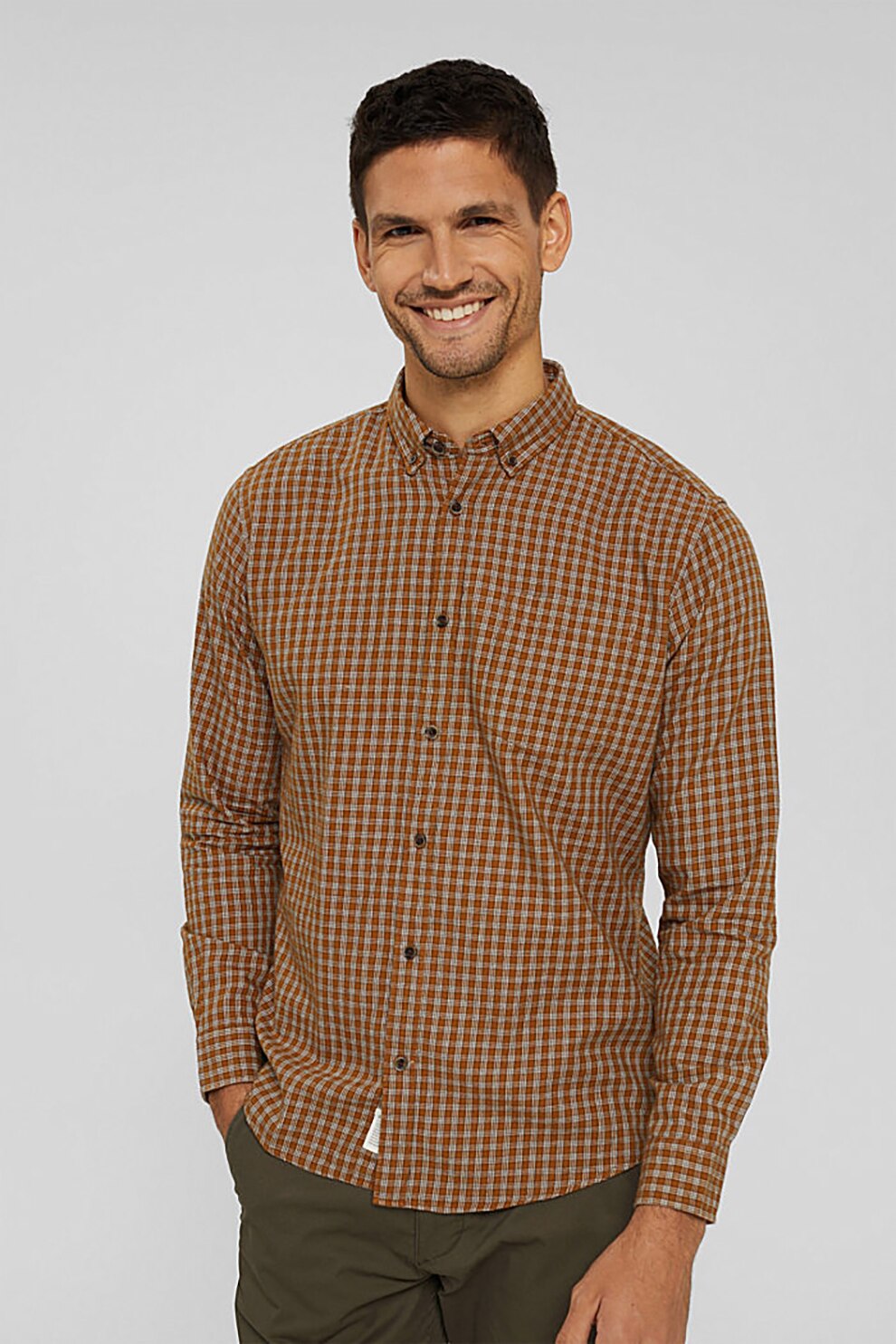 Esprit, Camasa slim fit de bumbac organic cu model in carouri, Maro