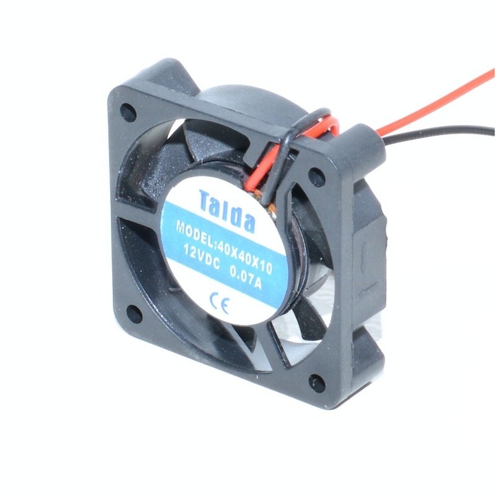 Вентилатор 40x40x10 захранване 12v