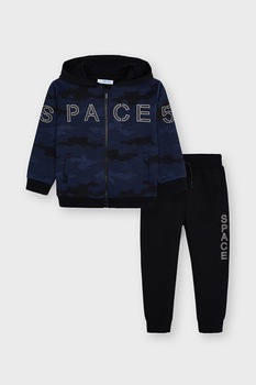 Mayoral, Trening cu logo, gluga si imprimeu camuflaj, Albastru inchis/Negru, 134 CM Mayoral, Trening cu logo, gluga si imprimeu camuflaj, Albastru inchis/Negru, 134 CM