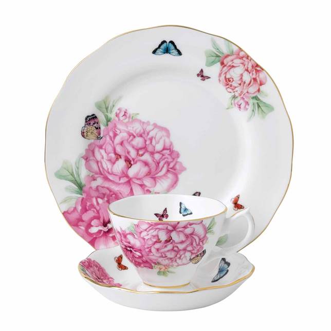 Set 3 piese pentru ceai ( ceasca si farfurita ceai + farfurie desert) colectia Miranda Kerr alb, portelan Wedgwood