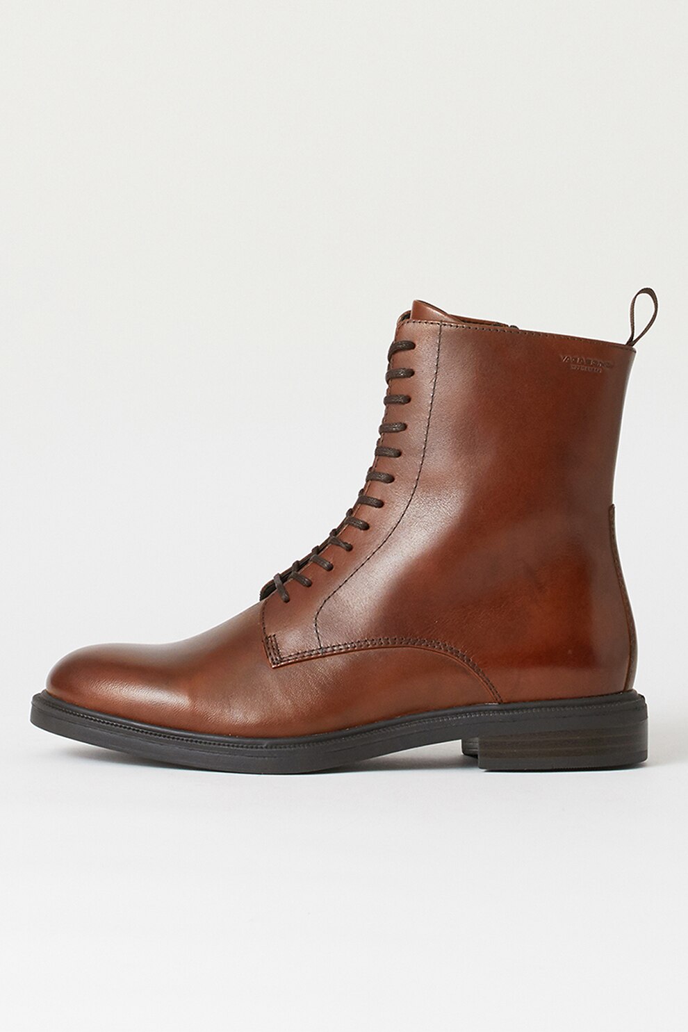 Vagabond Shoemakers, Ghete de piele cu fermoar1, Coniac