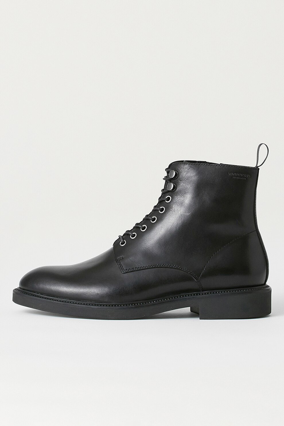 Vagabond Shoemakers, Ghete de piele cu varf migdalat, Negru