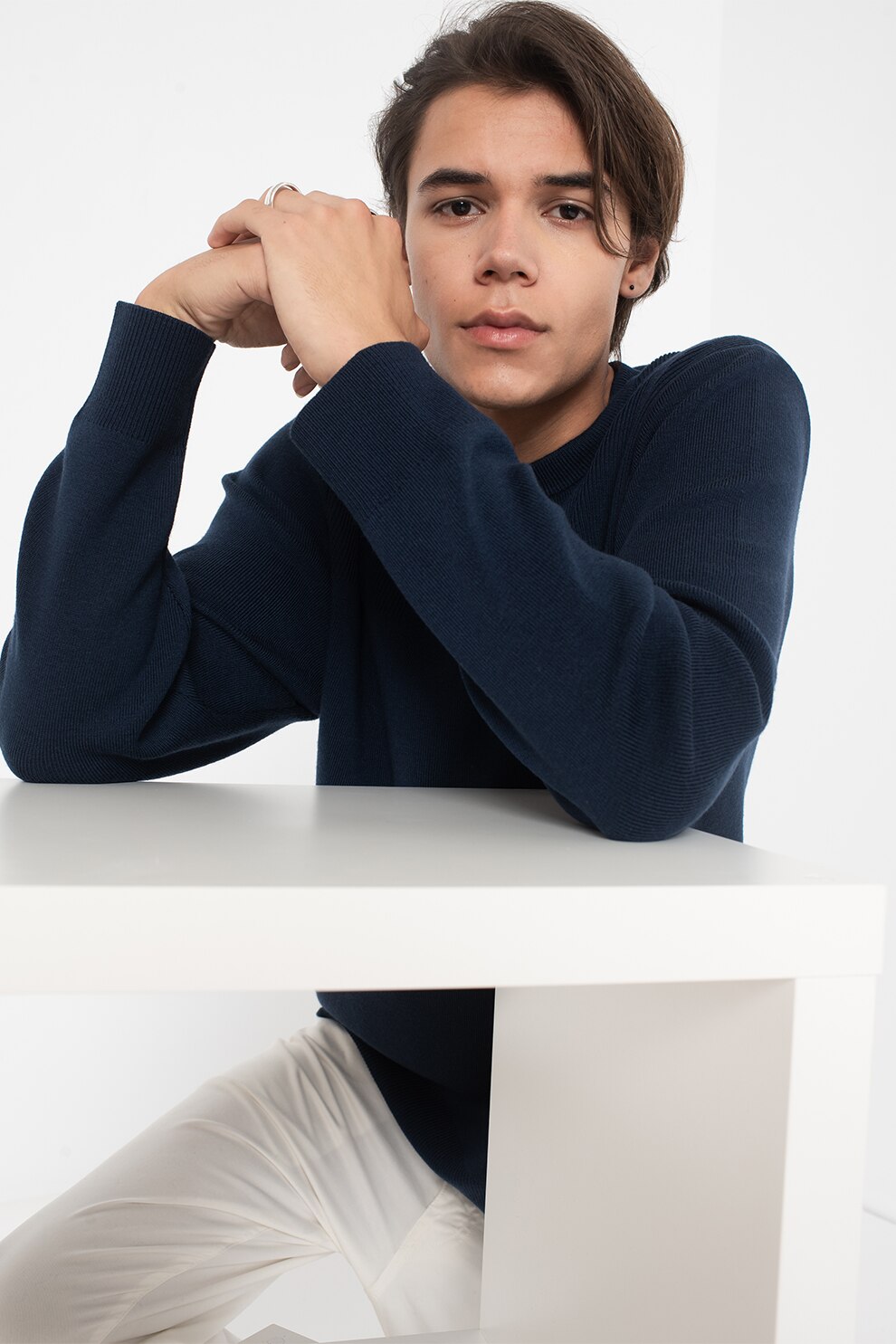 Lacoste, Pulover din amestec de lana cu decolteu la baza gatului, Bleumarin