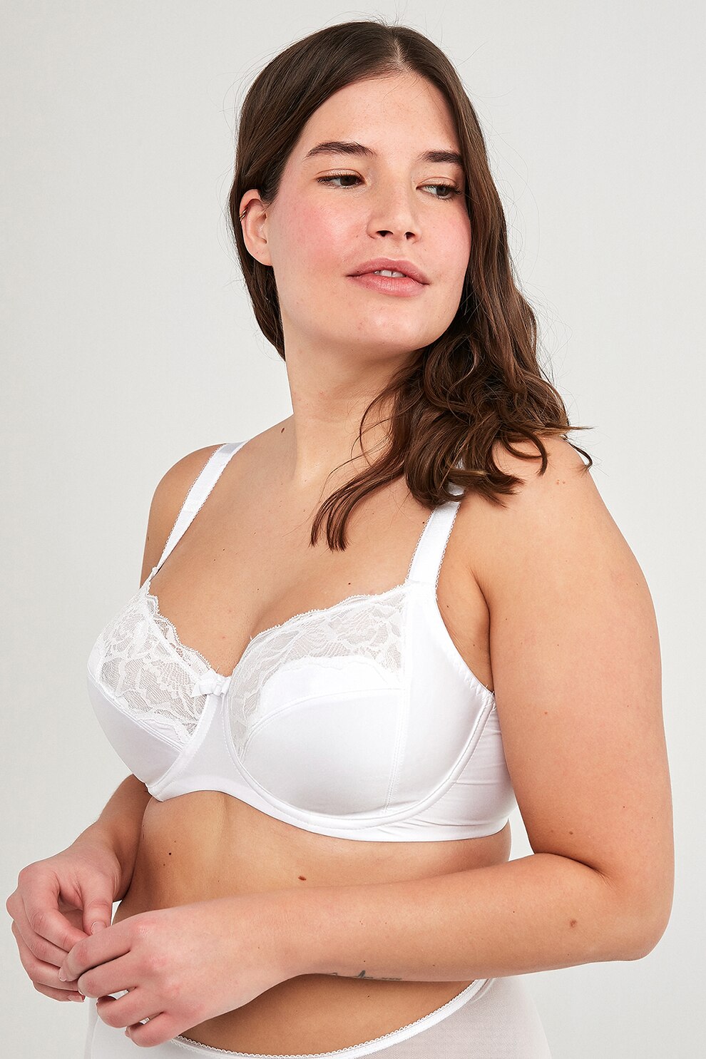Penti, Sutien cu acoperire minima si detalii din dantela, Alb