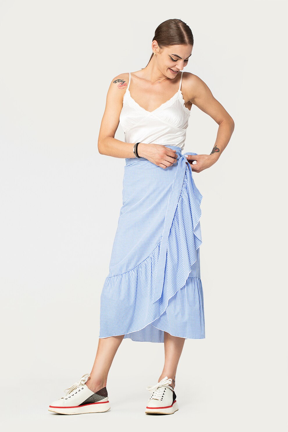 Antonia M, Fusta midi cu croiala petrecuta si terminatii cu volane, Albastru/Alb