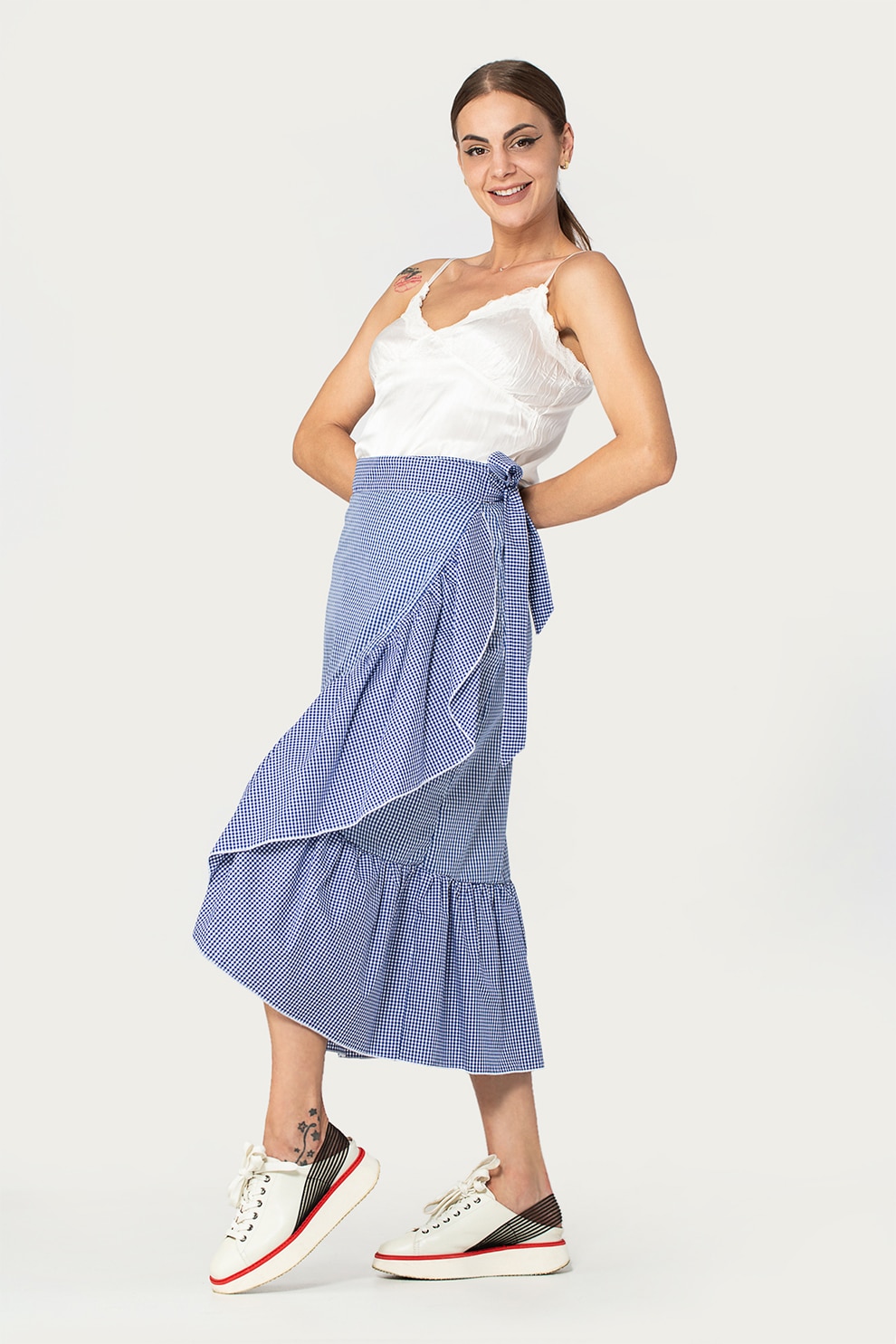 Antonia M, Fusta midi cu croiala petrecuta si model in carouri, albastru inchis/alb