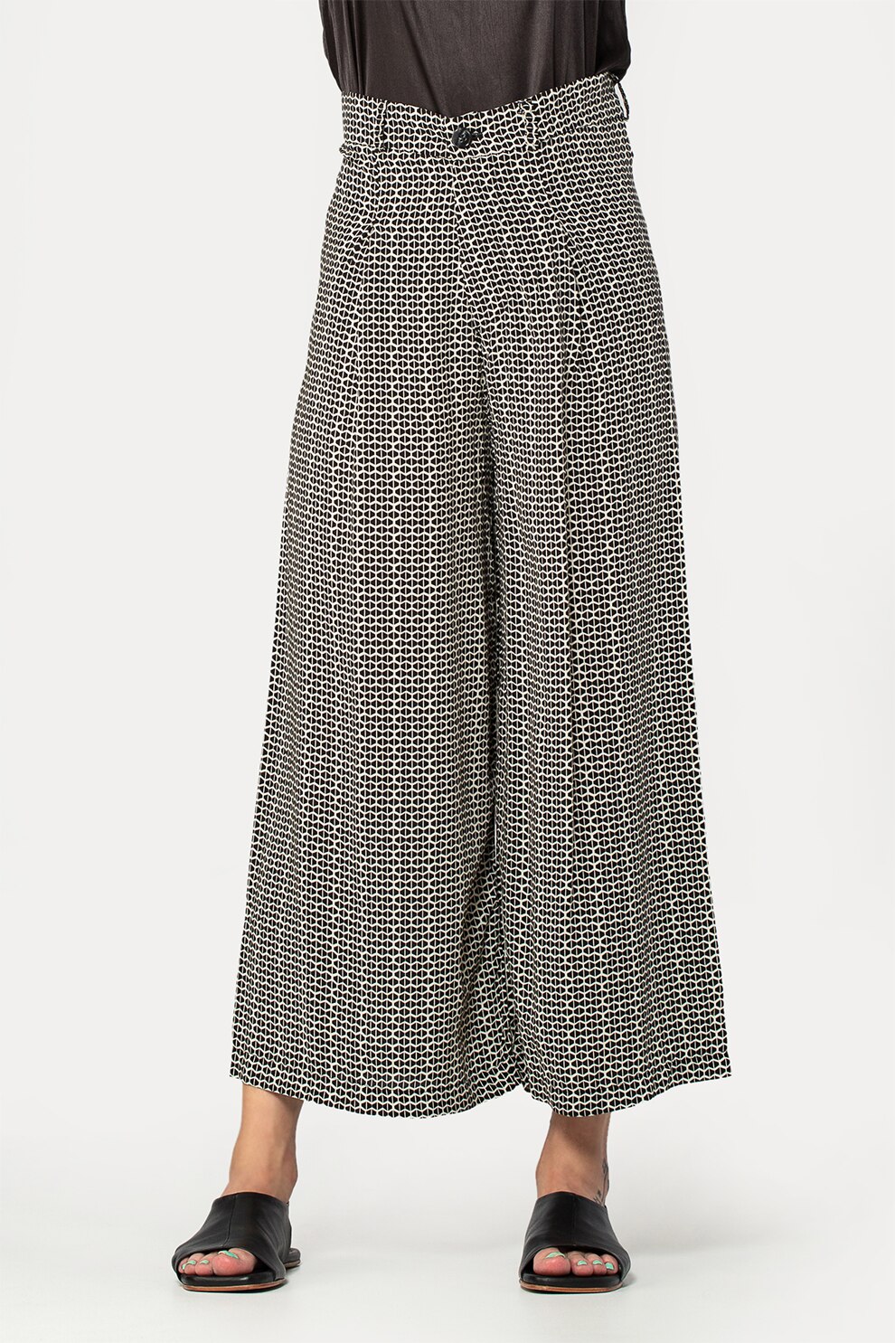 Antonia M, Pantaloni cu croiala ampla si imprimeu grafic, Negru/Alb