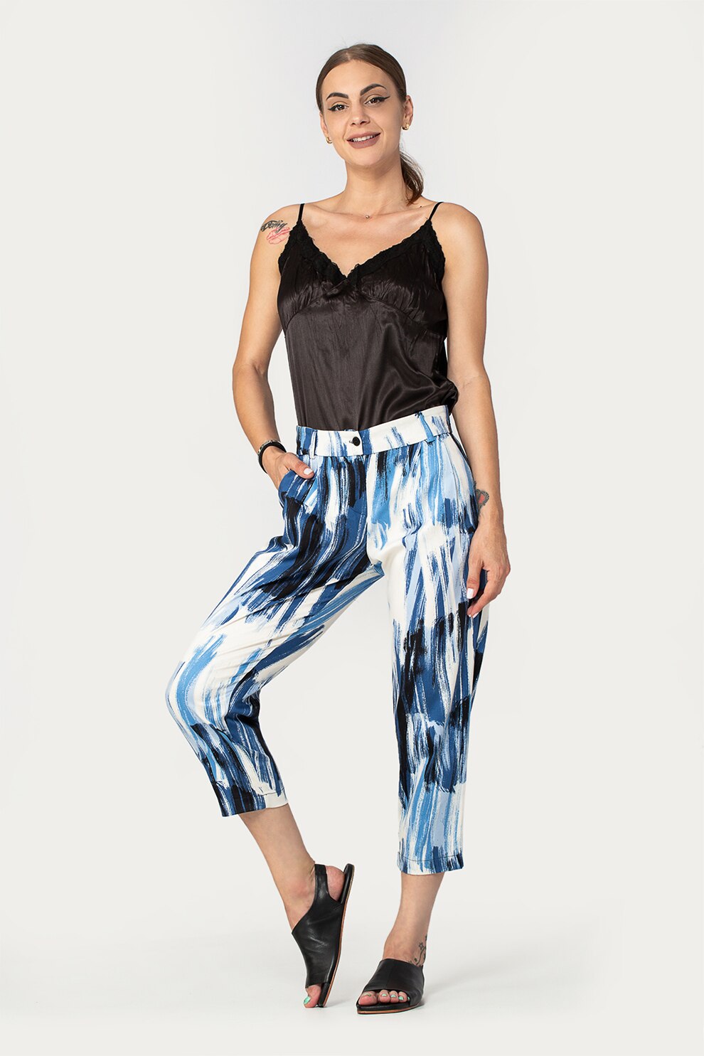 Antonia M, Pantaloni din amestec de bumbac cu imprimeu, Alb/Albastru royal/Negru