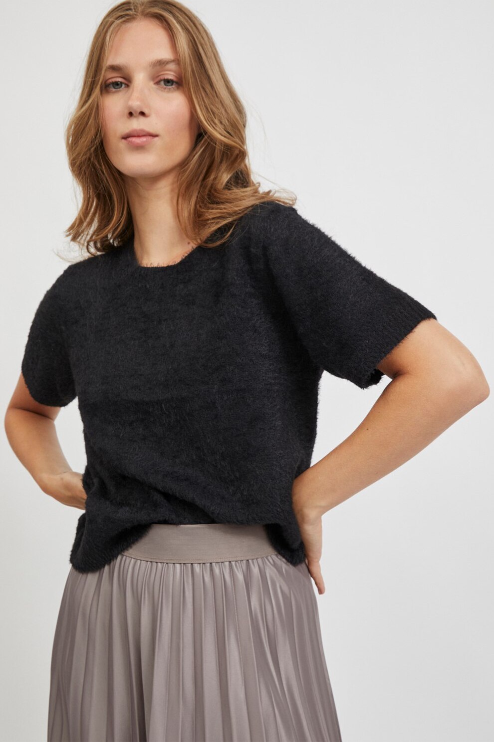 Vila, Bluza cu maneci scurte si aspect pufos, Negru