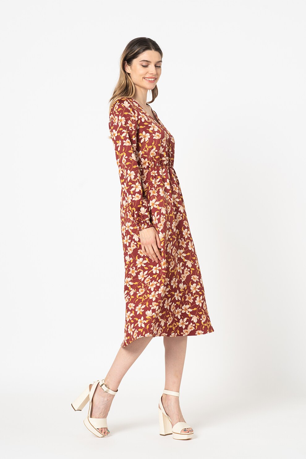 Vila, Rochie cu imprimeu floral si decolteu in V Adee, rosu ichis, galben mustar, oranj persan