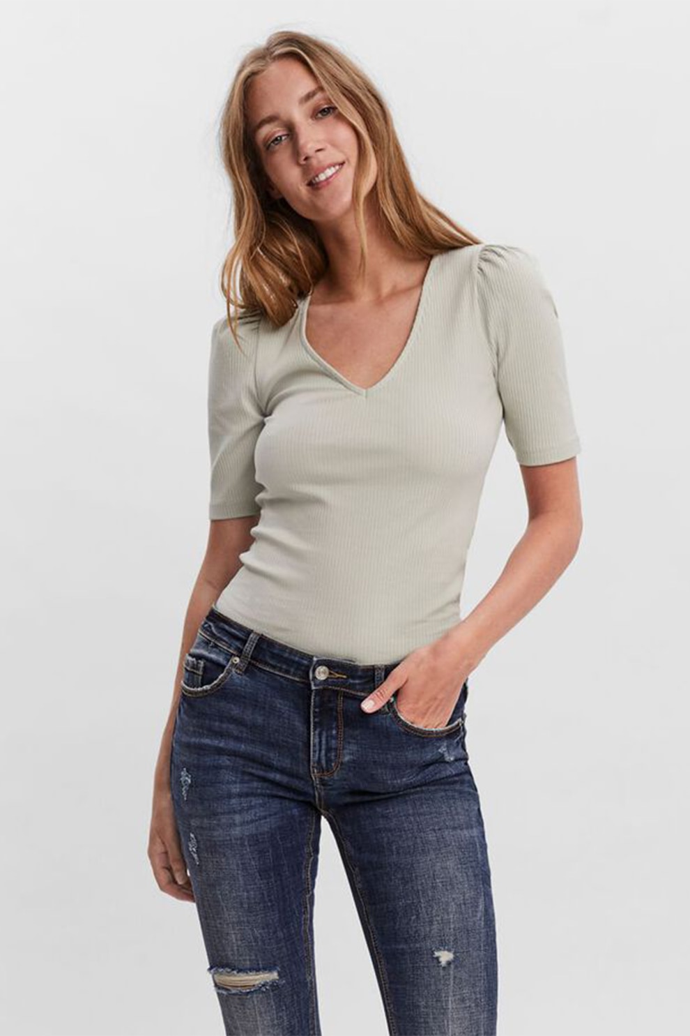 Vero Moda, Tricou din amestec de bumbac organic cu aspect striat si decolteu in V, Gri deschis