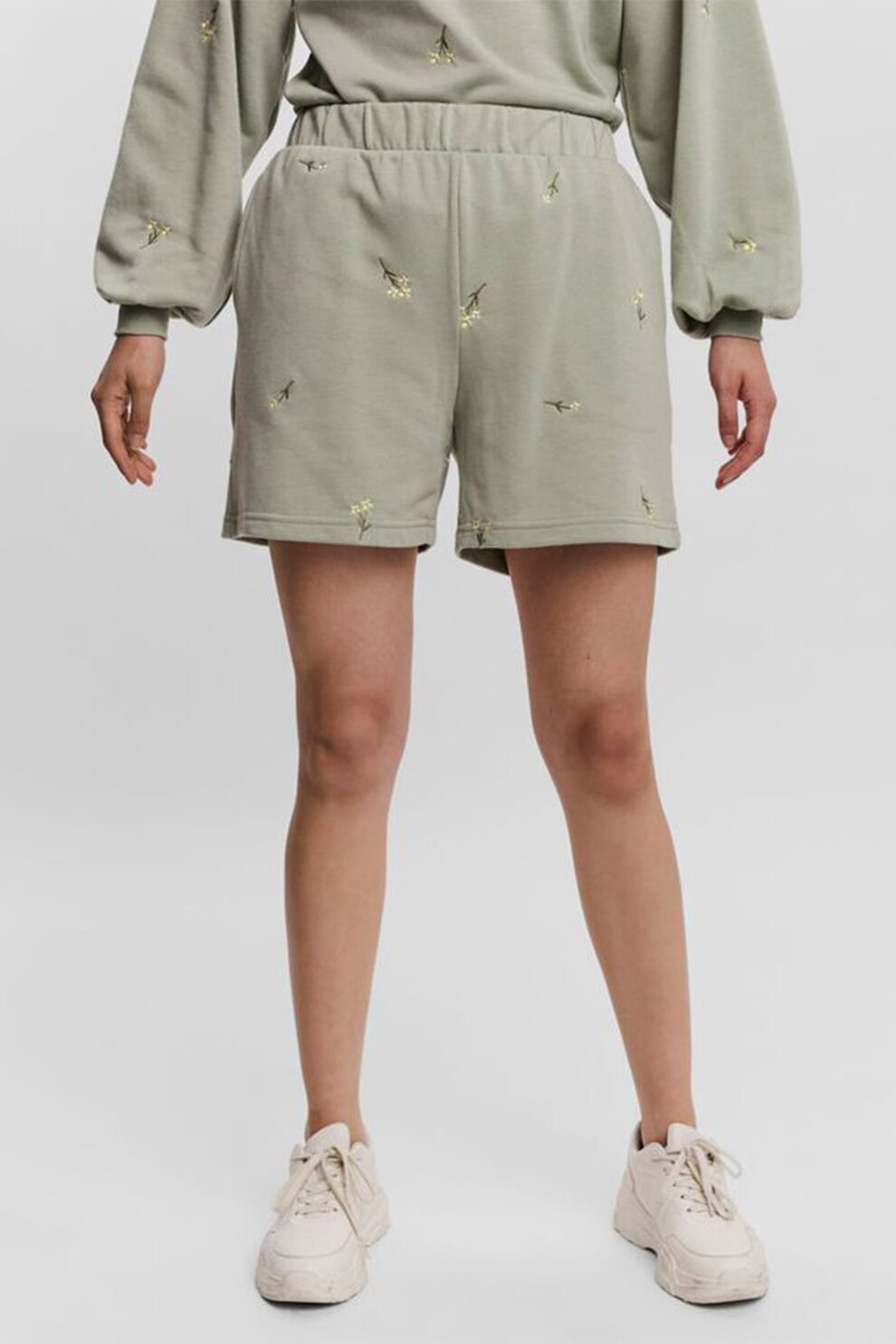 Vero Moda, Pantaloni sport scurti cu talie inalta si broderie florala, Gri