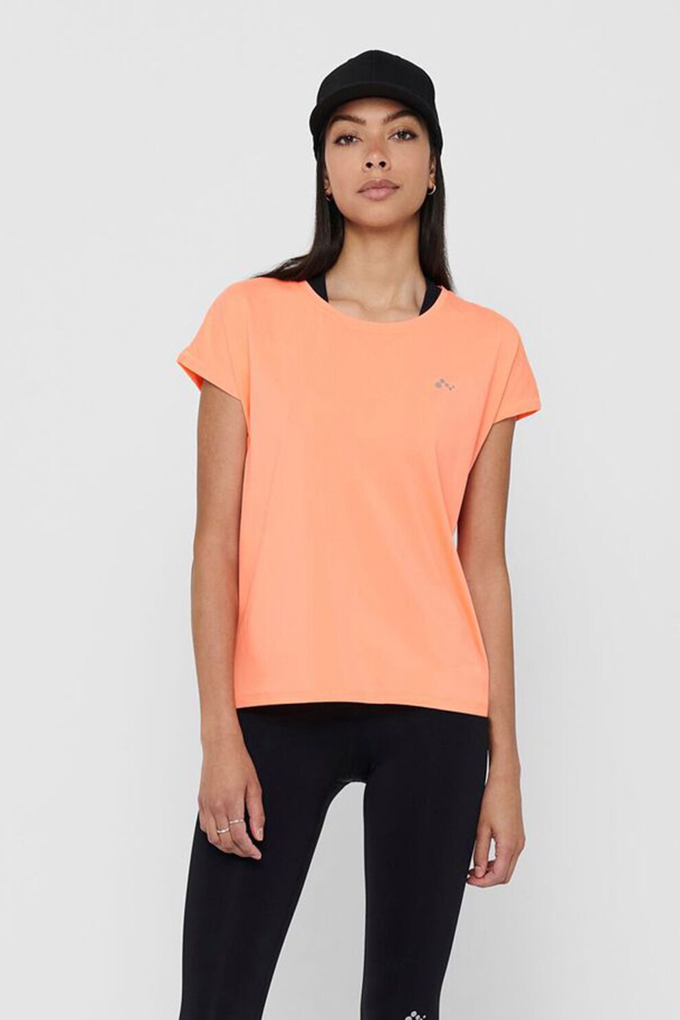 Only Play, Tricou lejer cu detaliu discret pe piept Aubree, Oranj pal