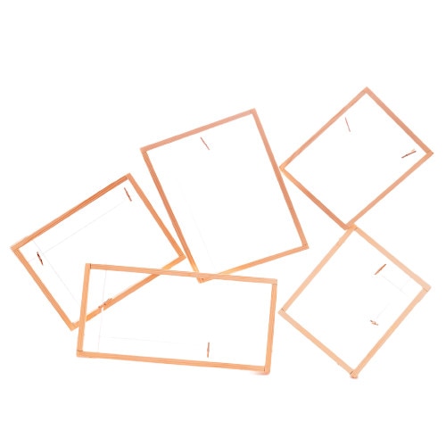 Set 5 rame handmade din lemn cu agatatori tip cleste, Dada, Lemn natur, dimensiuni diferite