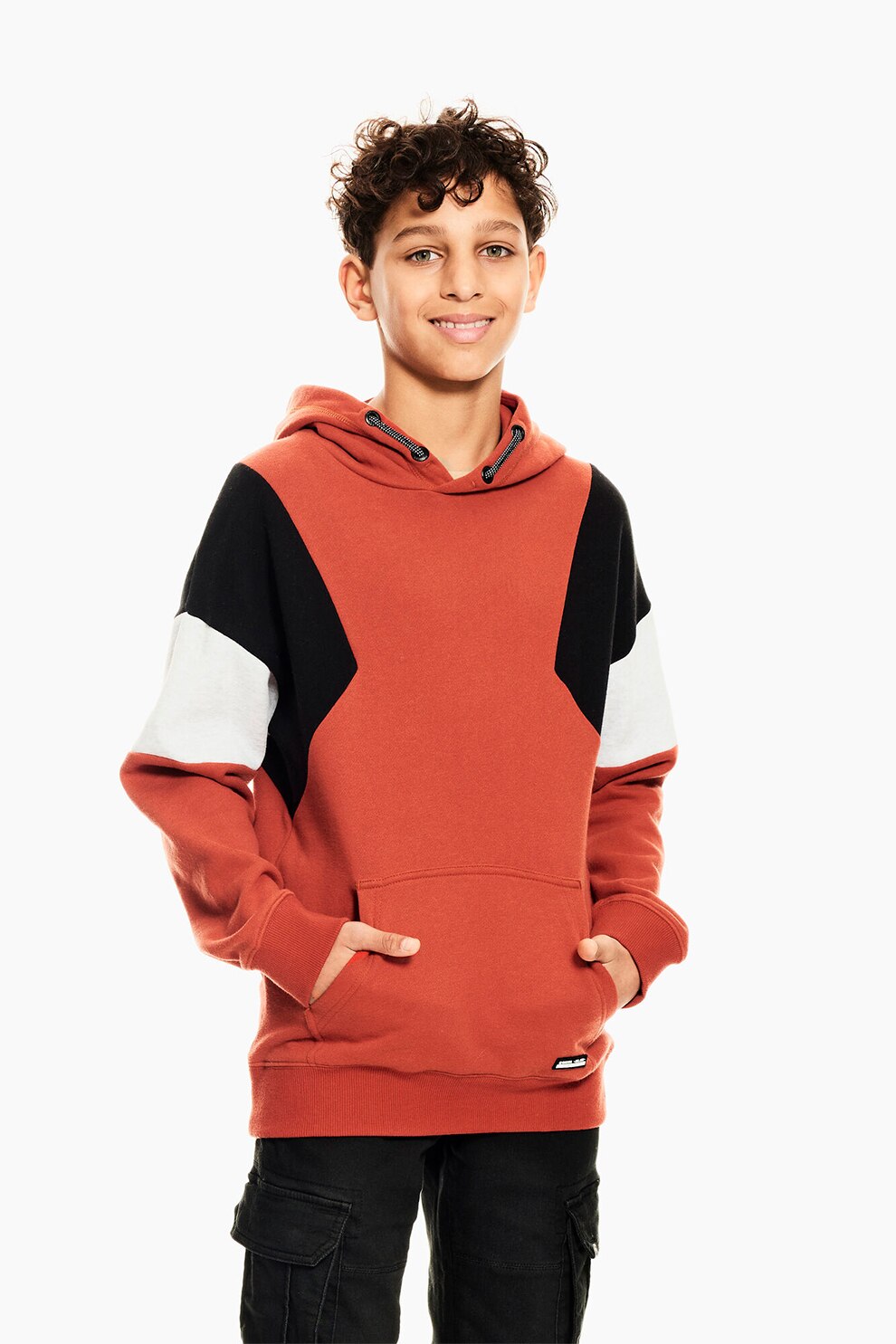 Garcia, Hanorac cu model colorblock si buzunar kangaroo, Rosu/Negru/Alb