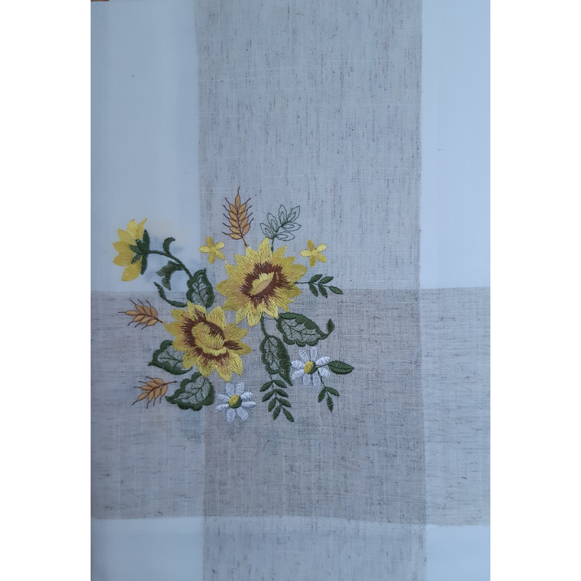 Fata masa cu broderie, 90x90 cm