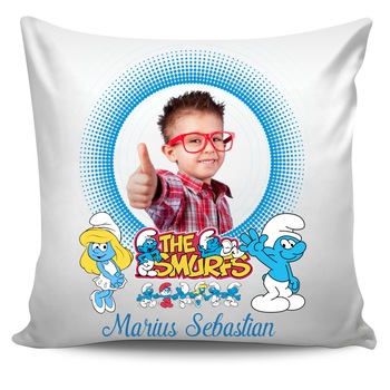 Perna personalizata Strumfii cu poza si text , Aniversare , Onomastica , Ziua Copilului, 40x40 cm Perna personalizata Strumfii cu poza si text , Aniversare , Onomastica , Ziua Copilului, 40x40 cm