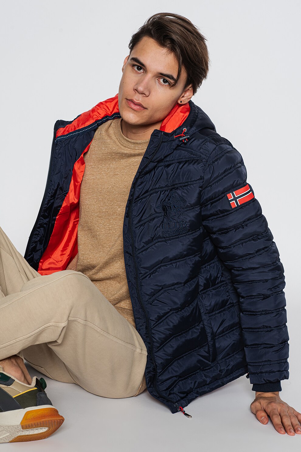 Geo Norway, Geaca matlasata cu gluga Crimson, Bleumarin inchis