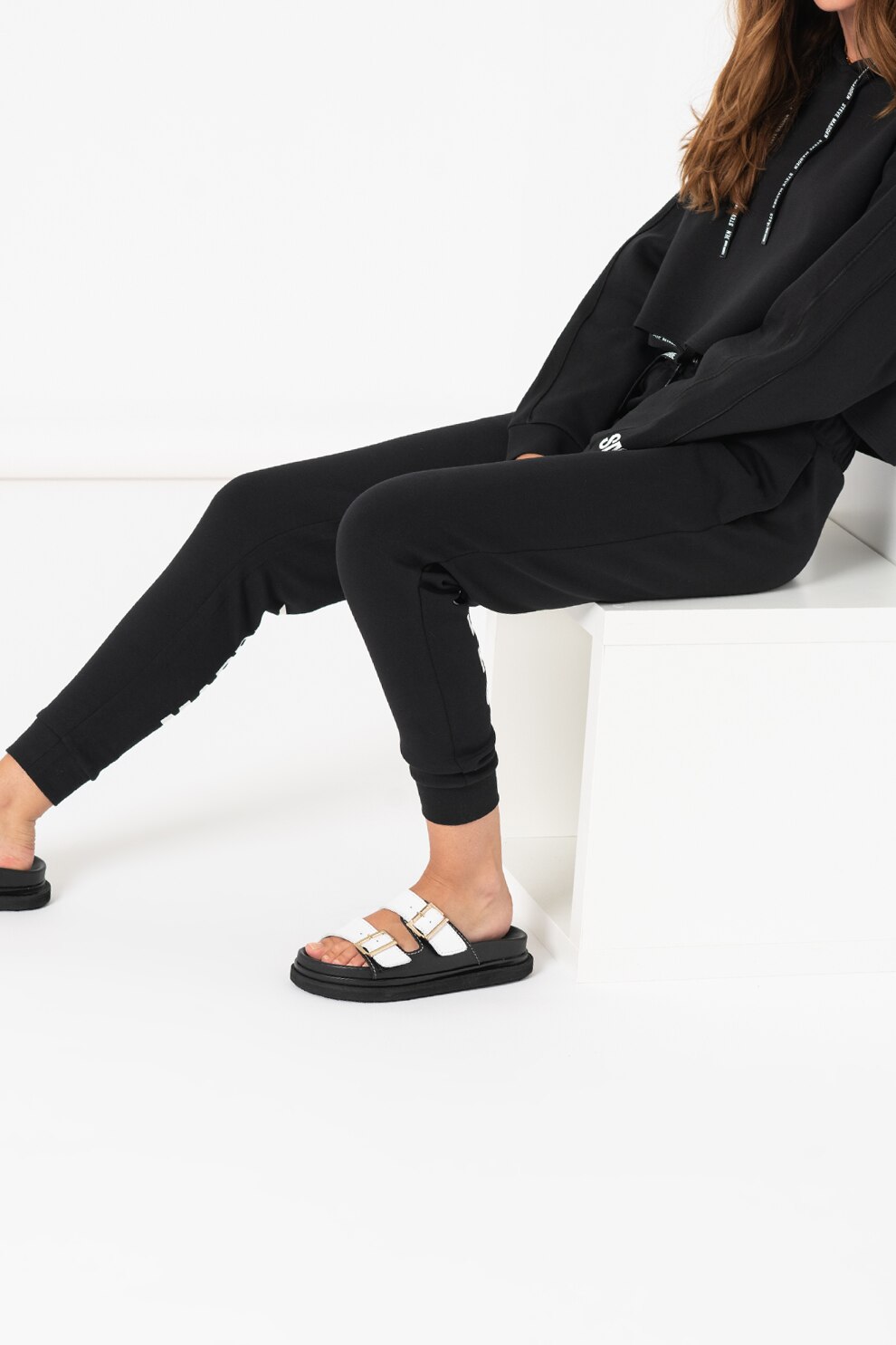 Steve Madden, Pantaloni sport cu logo Icomfy, Negru/Alb