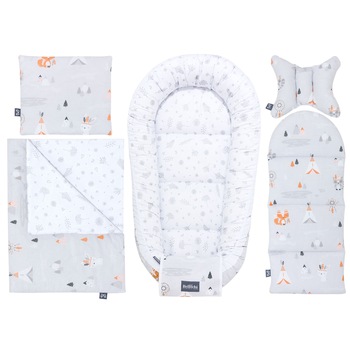 Set 5 piese Bellochi cosulet bebe, lenjerie, salteluta si perna bebe, Apanatschi, Gri, Multicolor Set 5 piese Bellochi cosulet bebe, lenjerie, salteluta si perna bebe, Apanatschi, Gri, Multicolor