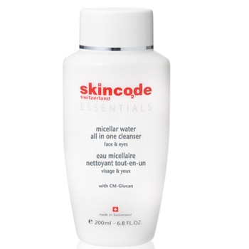 Apa micelara 2 in 1 demachinata Skincode Essentials pentru fata si ochi, 125 ml Apa micelara 2 in 1 demachinata Skincode Essentials pentru fata si ochi, 125 ml