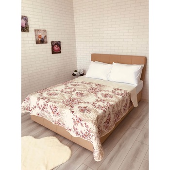 Cuvertura matlasata reversibila Casa Sabry, 200x220 cm ,model floral Cuvertura matlasata reversibila Casa Sabry, 200x220 cm ,model floral