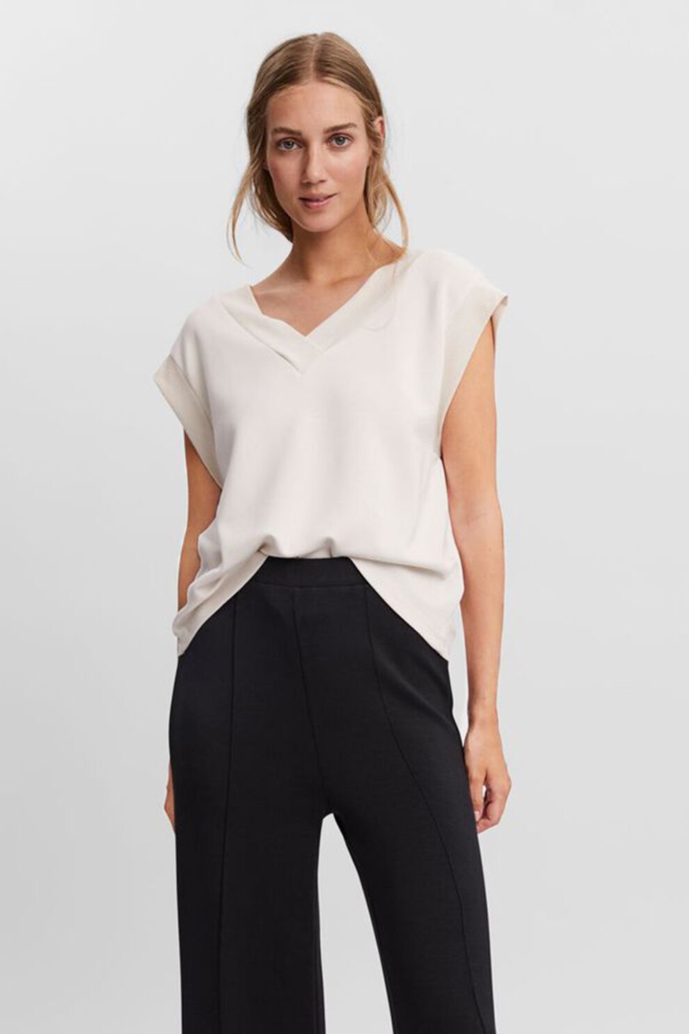 Vero Moda, Tricou cu decolteu in V Silky, Bej