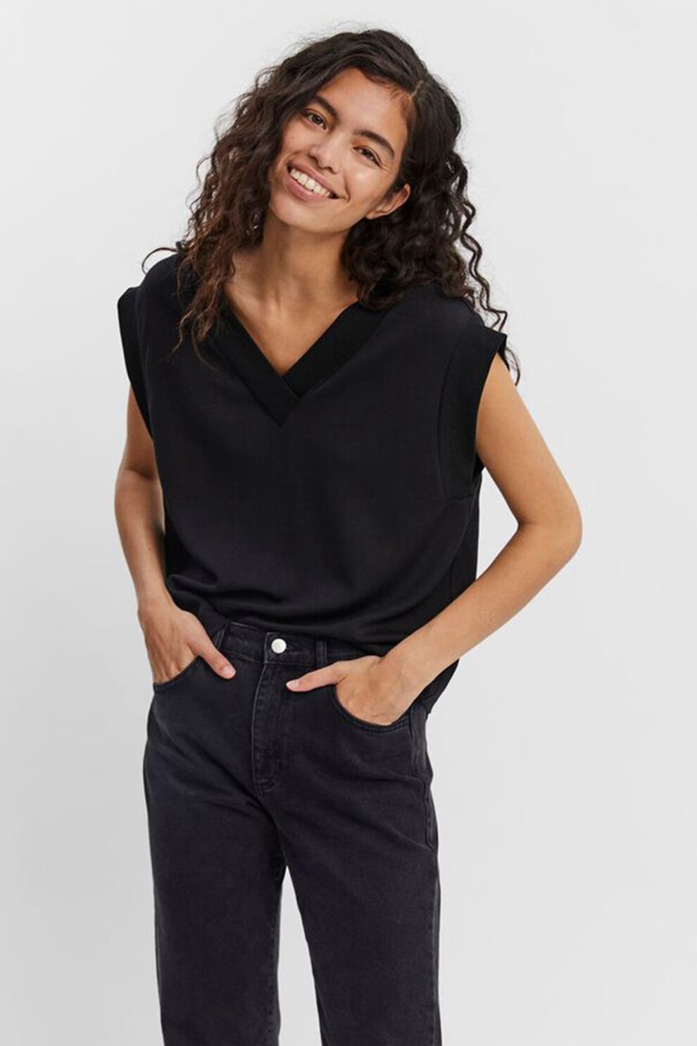 Vero Moda, Tricou cu decolteu in V Silky, Negru