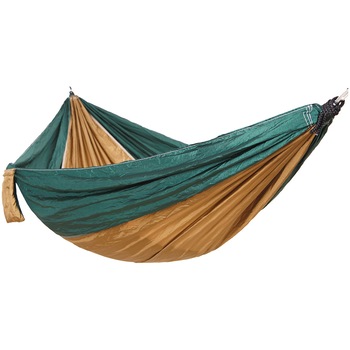 Hamac camping din poliester cu 2 carabine si 2x2m de coarda incluse, dimensiune: 270x140 cm Hamac camping din poliester cu 2 carabine si 2x2m de coarda incluse, dimensiune: 270x140 cm