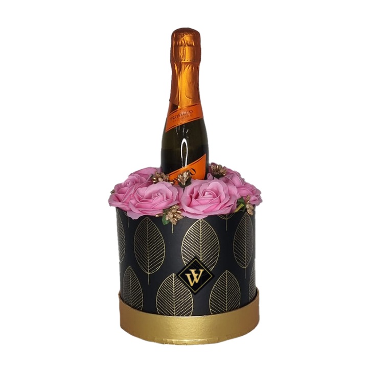 Aranjament floral Velve Golden Pink Gift in cutie rotunda, 7 trandafiri de sapun si Prosecco