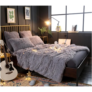 Patura Kring Fluffy Comfort, 200 x 220 cm, 500 gsm, 100% poliester, gri Patura Kring Fluffy Comfort, 200 x 220 cm, 500 gsm, 100% poliester, gri