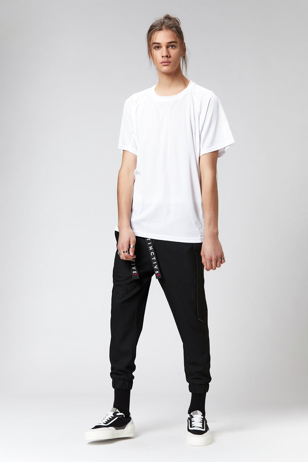 Instinctive, Tricou cu imprimeu text Authority, Alb/Negru