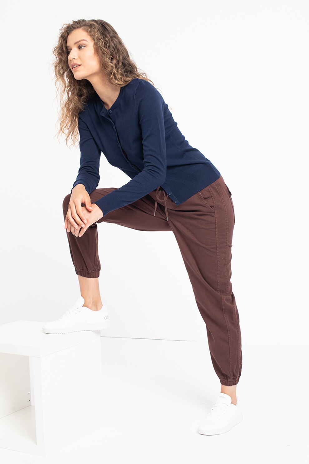 GAP, Pantaloni sport crop din amestec de lyocell cu croiala conica, Visiniu