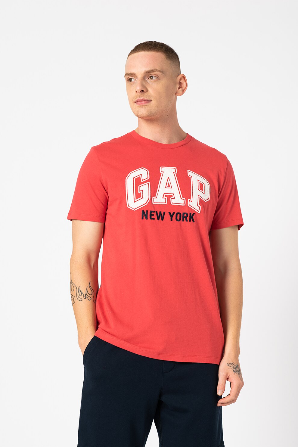 GAP, Tricou cu imprimeu si decolteu la baza gatului, Rosu