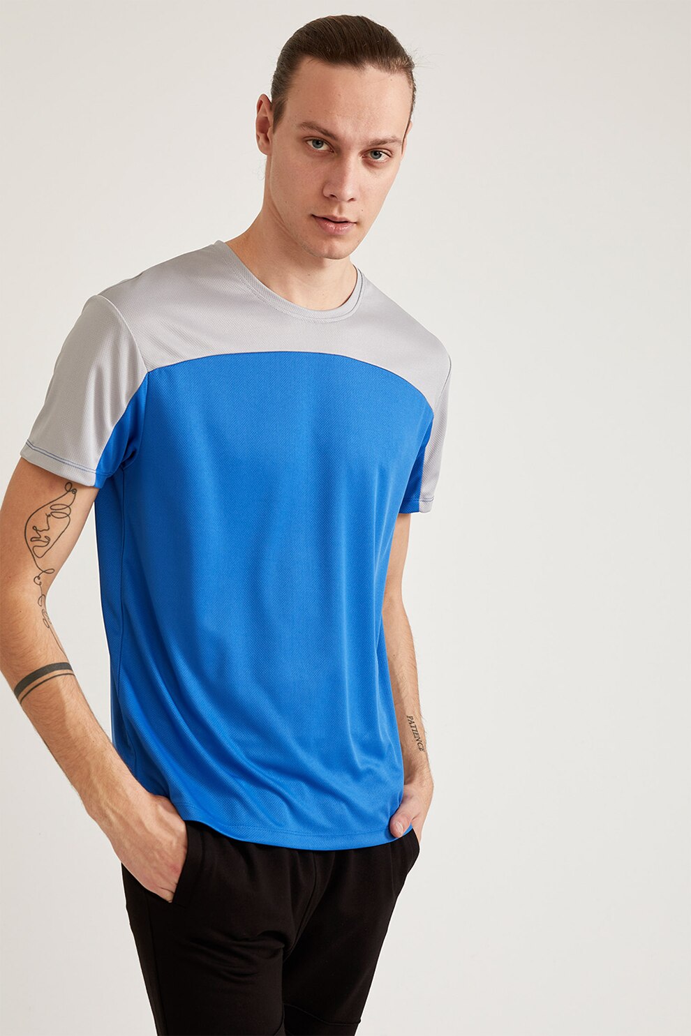 DeFacto, Tricou slim fit cu decolteu la baza gatului, Albastru