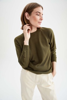 DeFacto, Pulover cu decolteu la baza gatului si maneci raglan, Verde militar, M DeFacto, Pulover cu decolteu la baza gatului si maneci raglan, Verde militar, M