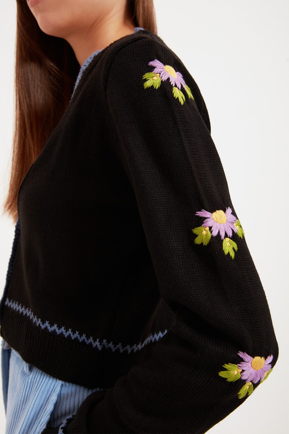 Trendyol, Cardigan cu decolteu in V si broderie florala, Negru/Albastru, L