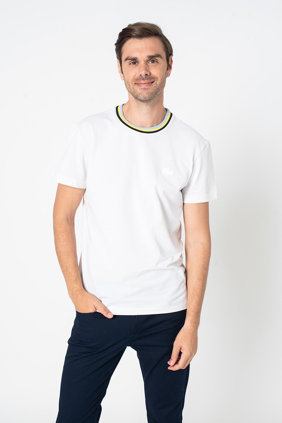 Lacoste, Tricou din amestec de bumbac cu logo discret, Alb/Albastru azur/Galben