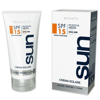 Crema solara corp SPF 15 cu imortele si ceai verde Bioearth, 150ml Crema solara corp SPF 15 cu imortele si ceai verde Bioearth, 150ml