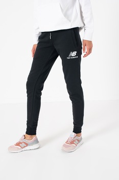 New Balance, Pantaloni sport cu imprimeu logo Essentials, Negru New Balance, Pantaloni sport cu imprimeu logo Essentials, Negru