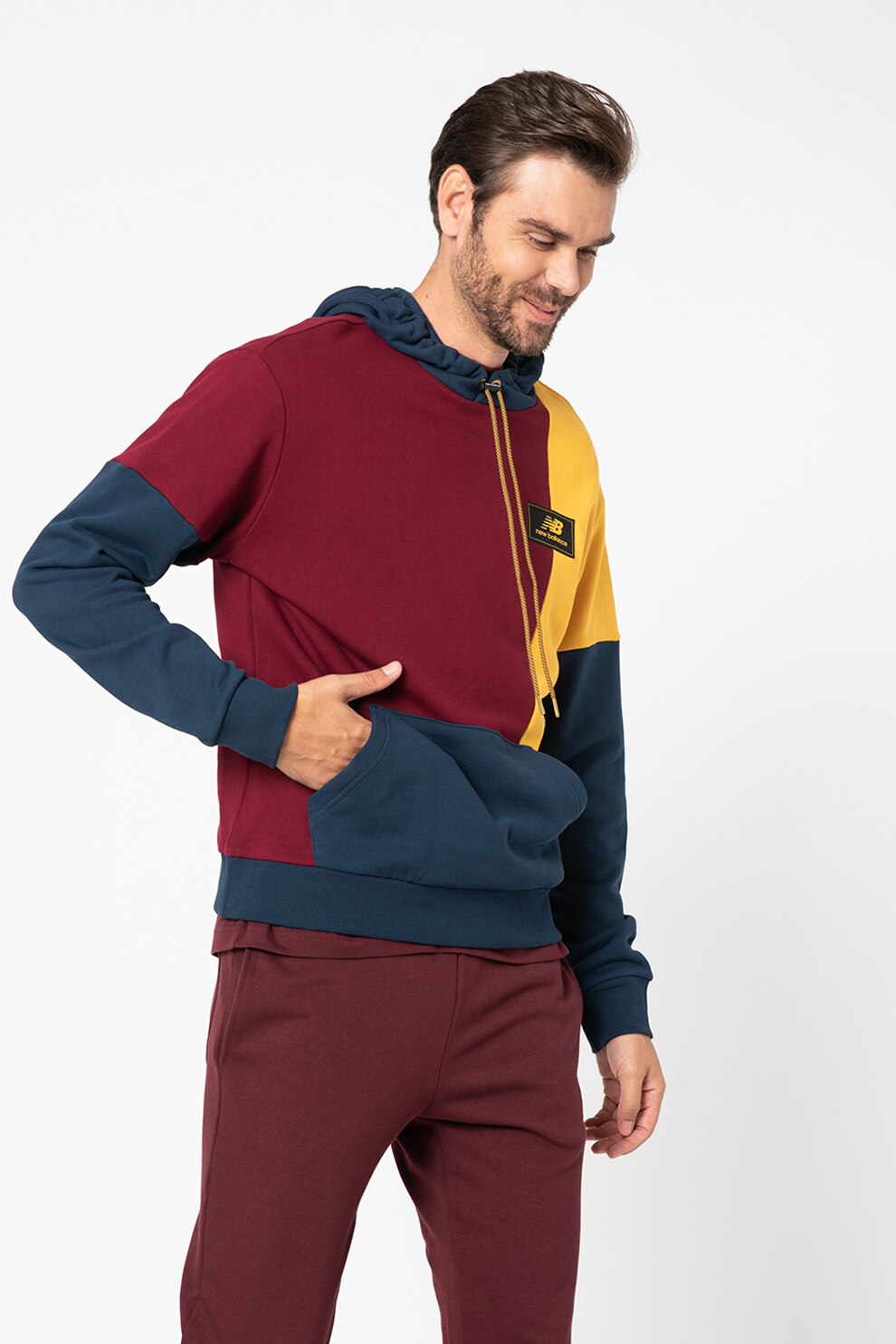 New Balance, Hanorac cu aplicatie logo Athletics Higher Learning, rosu Bordeaux, bleumarin, galben sofran