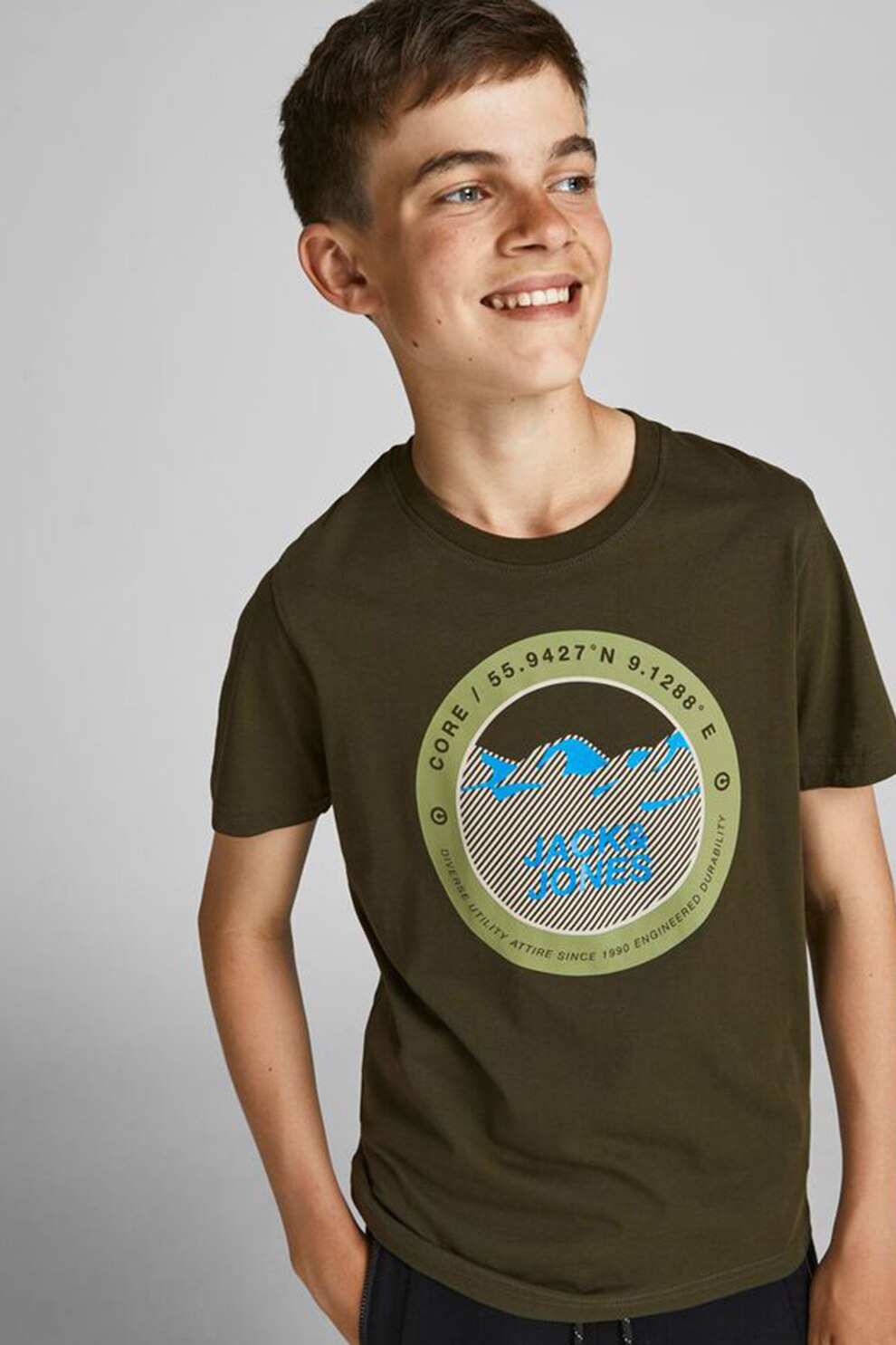 Jack&Jones, Tricou cu decolteu la baza gatului si imprimeu logo circular Bilo, Verde forest/Gri/Albastru