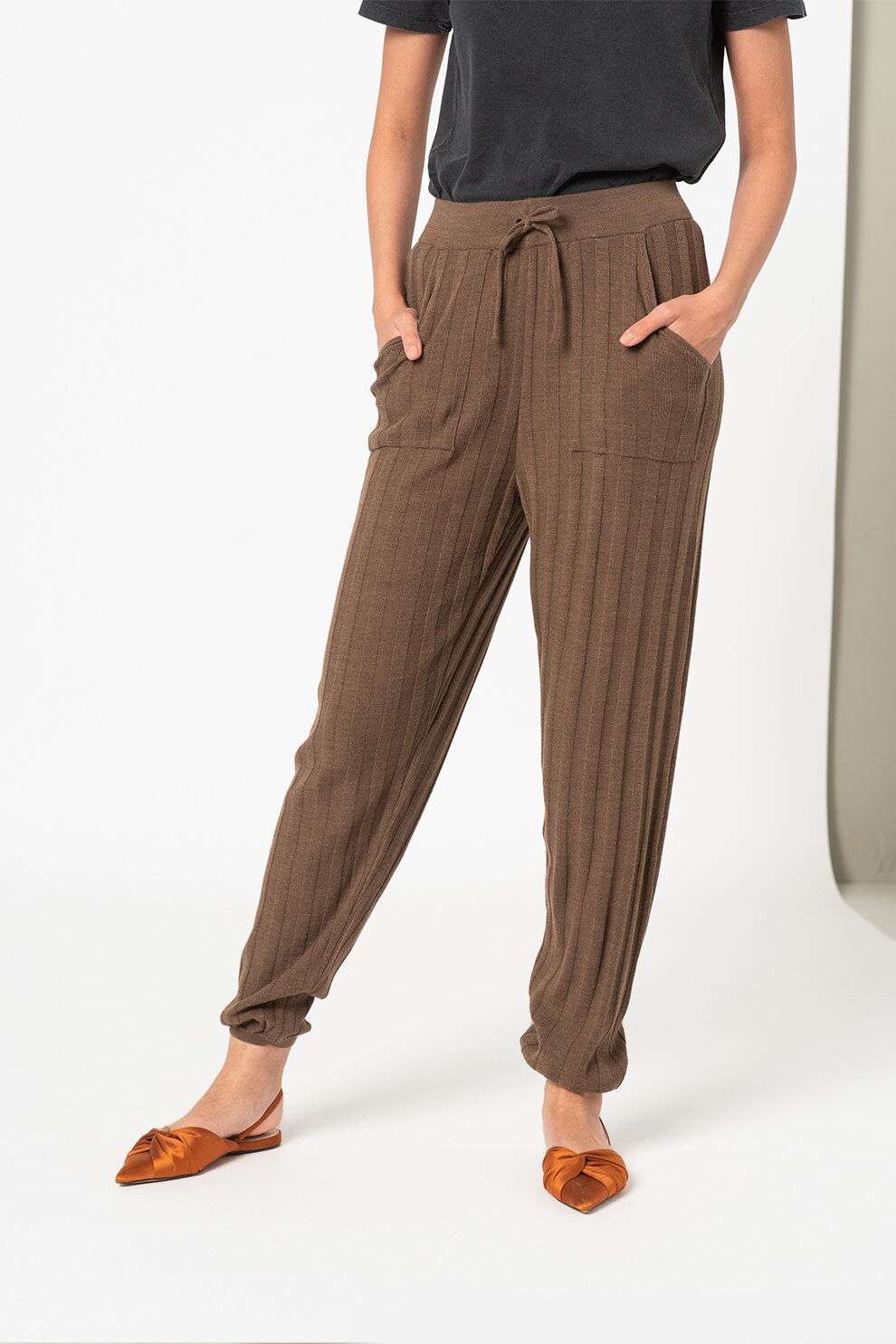 Only, Pantaloni striati cu talie elastica New Tessa, Maro