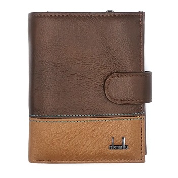 Portofel barbati cu loc pentru Buletin din piele naturala Nevermore® B220 Maro Portofel barbati cu loc pentru Buletin din piele naturala Nevermore® B220 Maro