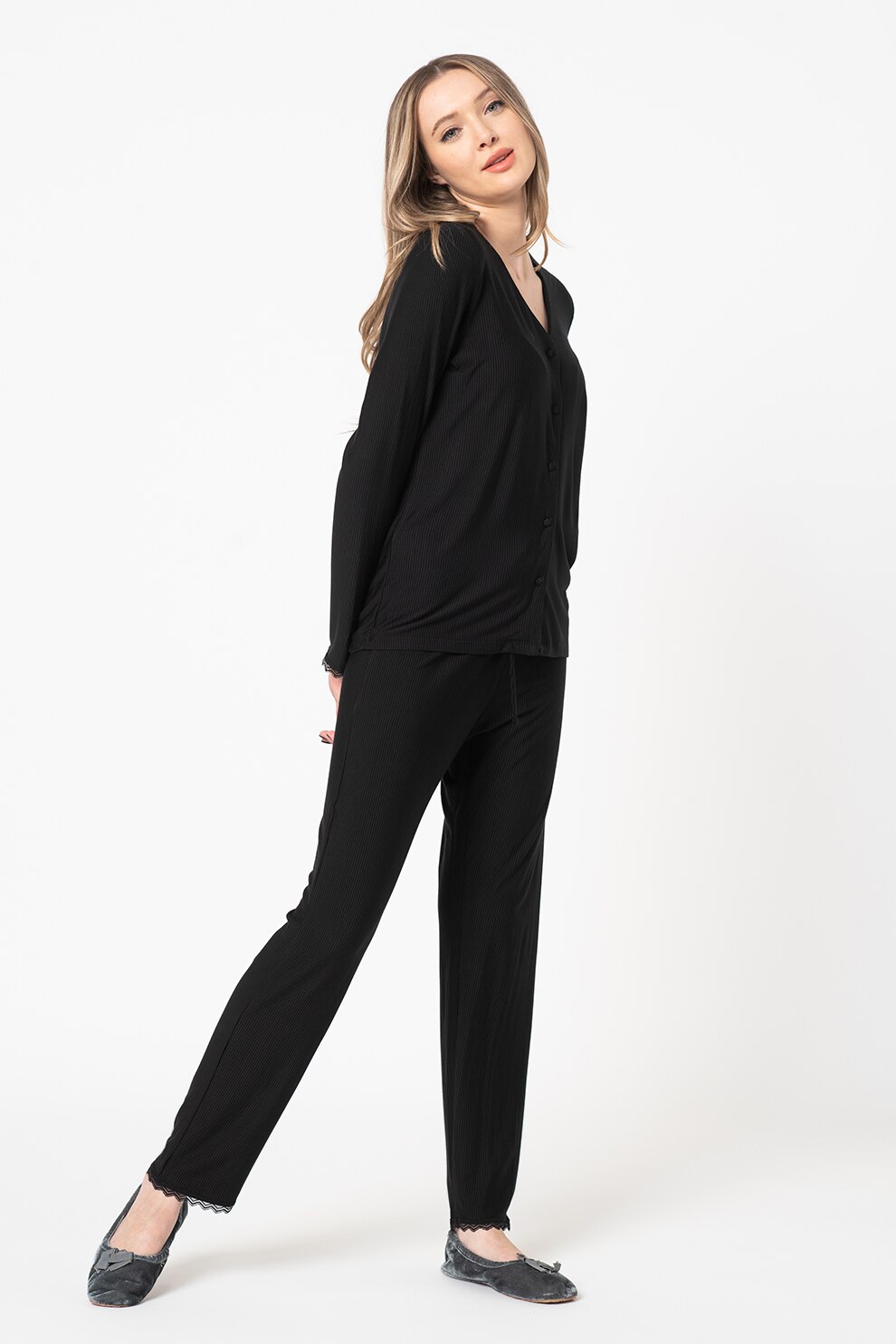 ESPRIT Bodywear, Pijama cu decolteu in V si garnituri de dantela, Negru, M