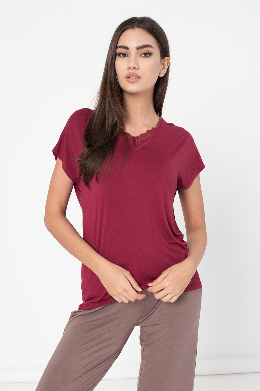 ESPRIT Bodywear, Tricou de pijama cu decolteu in V si garnitura din dantela, Violet tyrian