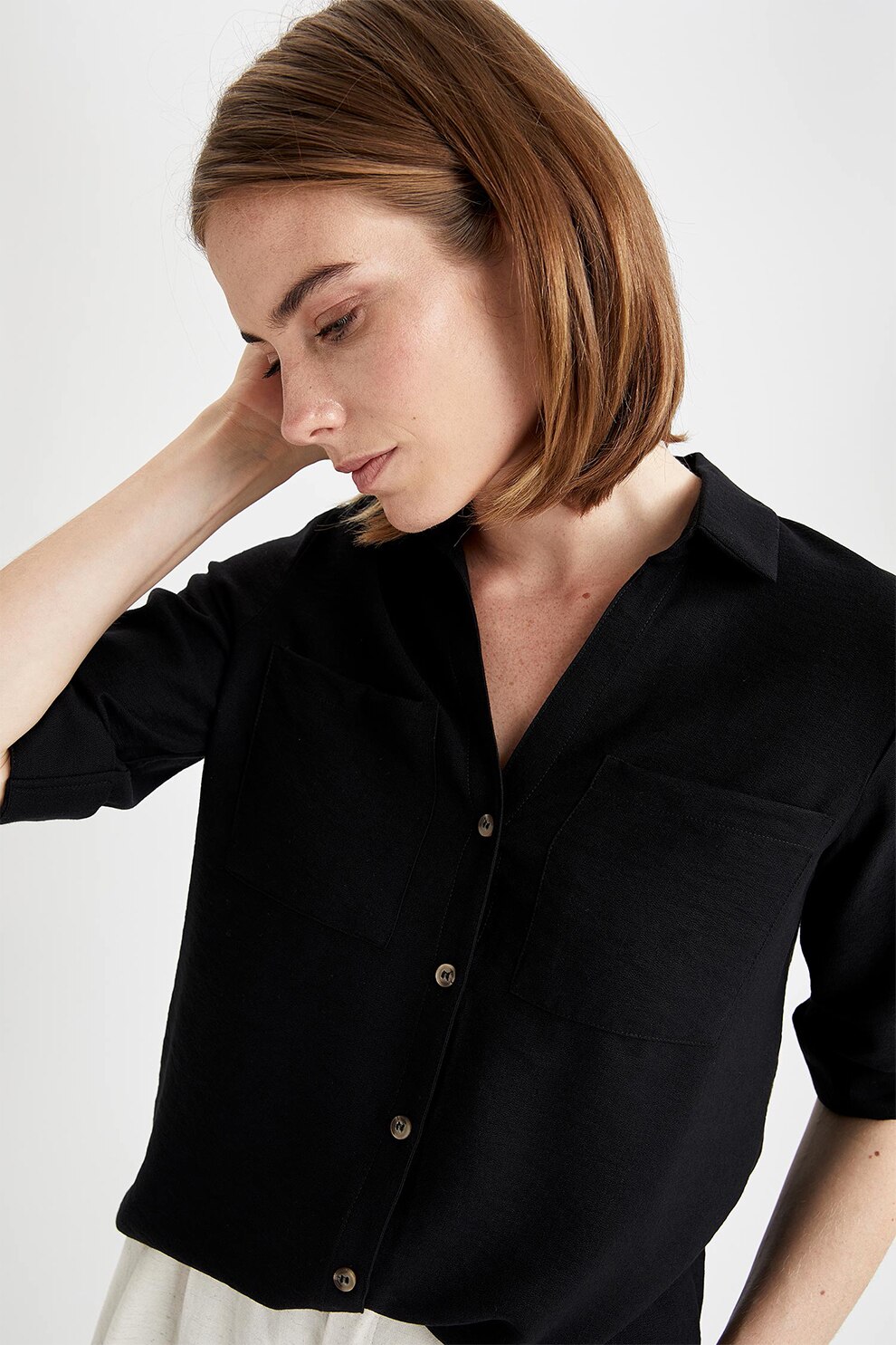 DeFacto, Camasa cu decolteu in V si buzunar pe piept, Negru