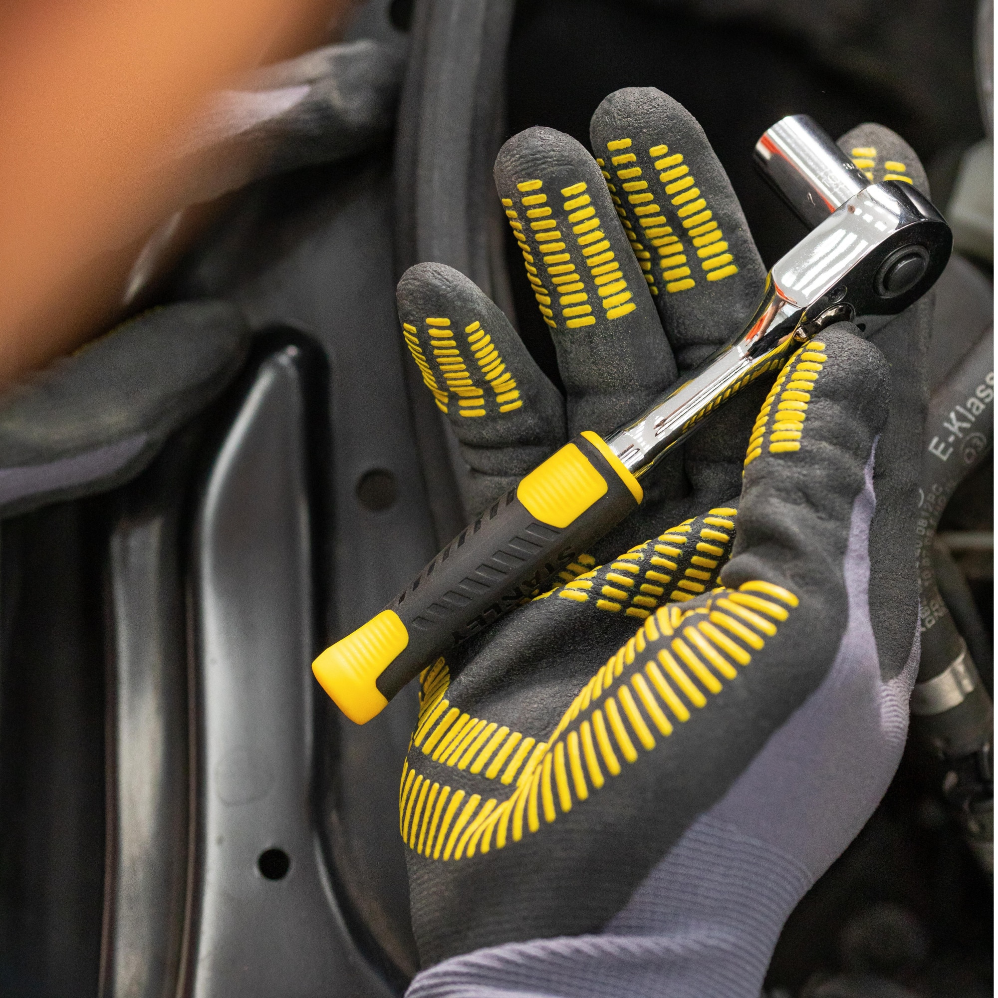 Комплект инструменти Stanley, гаечен ключ 1/4 и 37 бр - eMAG.bg