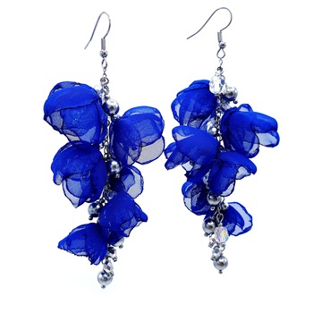 Cercei lungi statement, Zia Fashion, Serenity, flori din voal, perle Mallorca si inox, handmade Cercei lungi statement, Zia Fashion, Serenity, flori din voal, perle Mallorca si inox, handmade