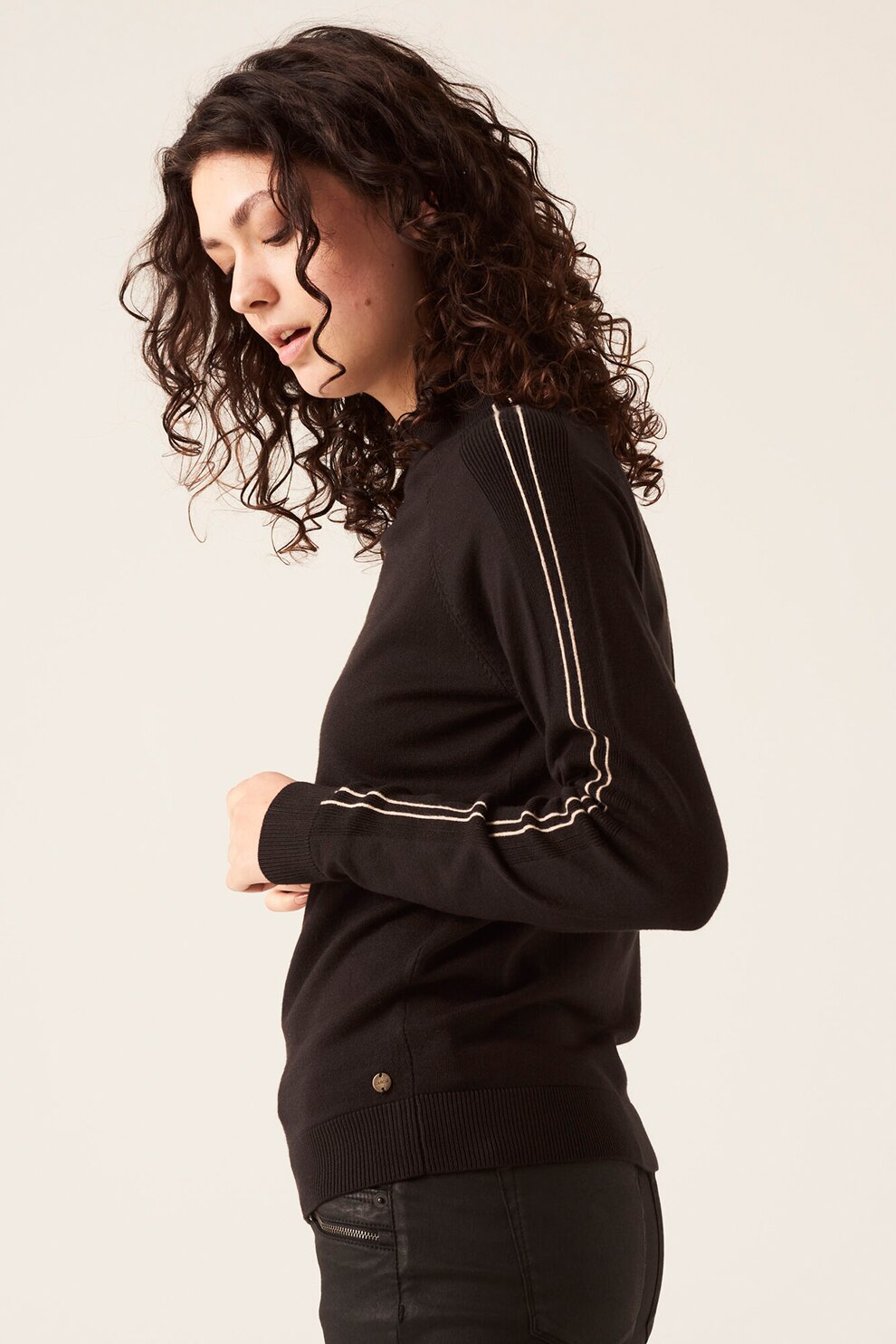 Garcia, Pulover cu detalii laterale contrastante, Negru